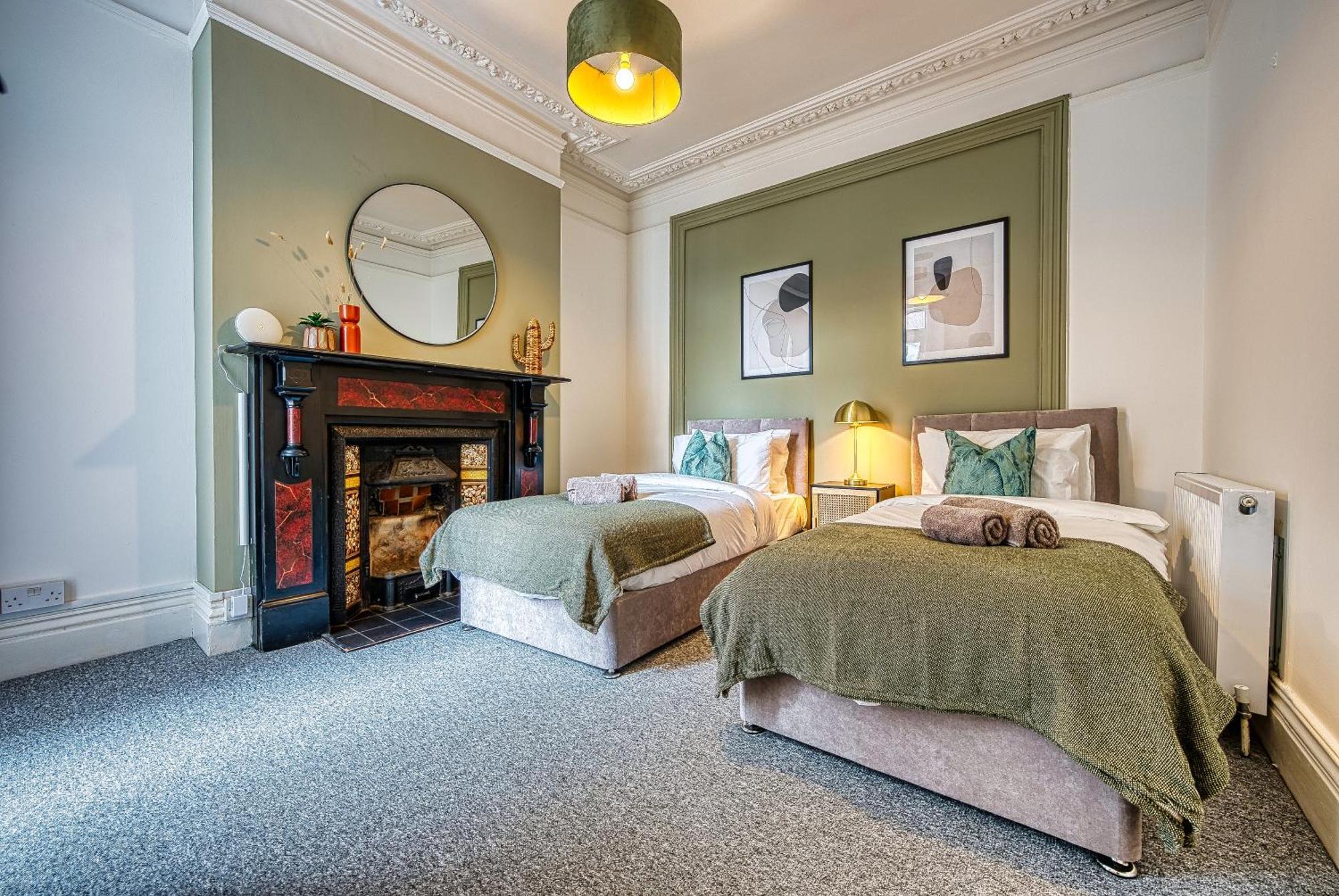 Hébergement de vacances 4-br Manor, Stunning, Modern And Spacious- Pet Friendly! Sleeps 9, - By Blue Puffin Portsmouth