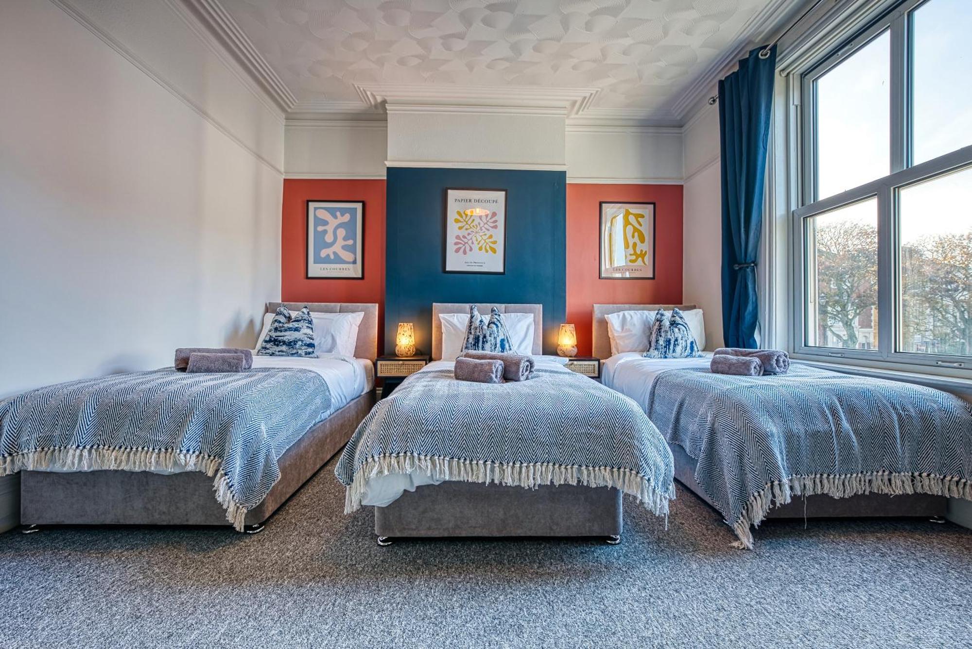 Hébergement de vacances 4-br Manor, Stunning, Modern And Spacious- Pet Friendly! Sleeps 9, - By Blue Puffin *
