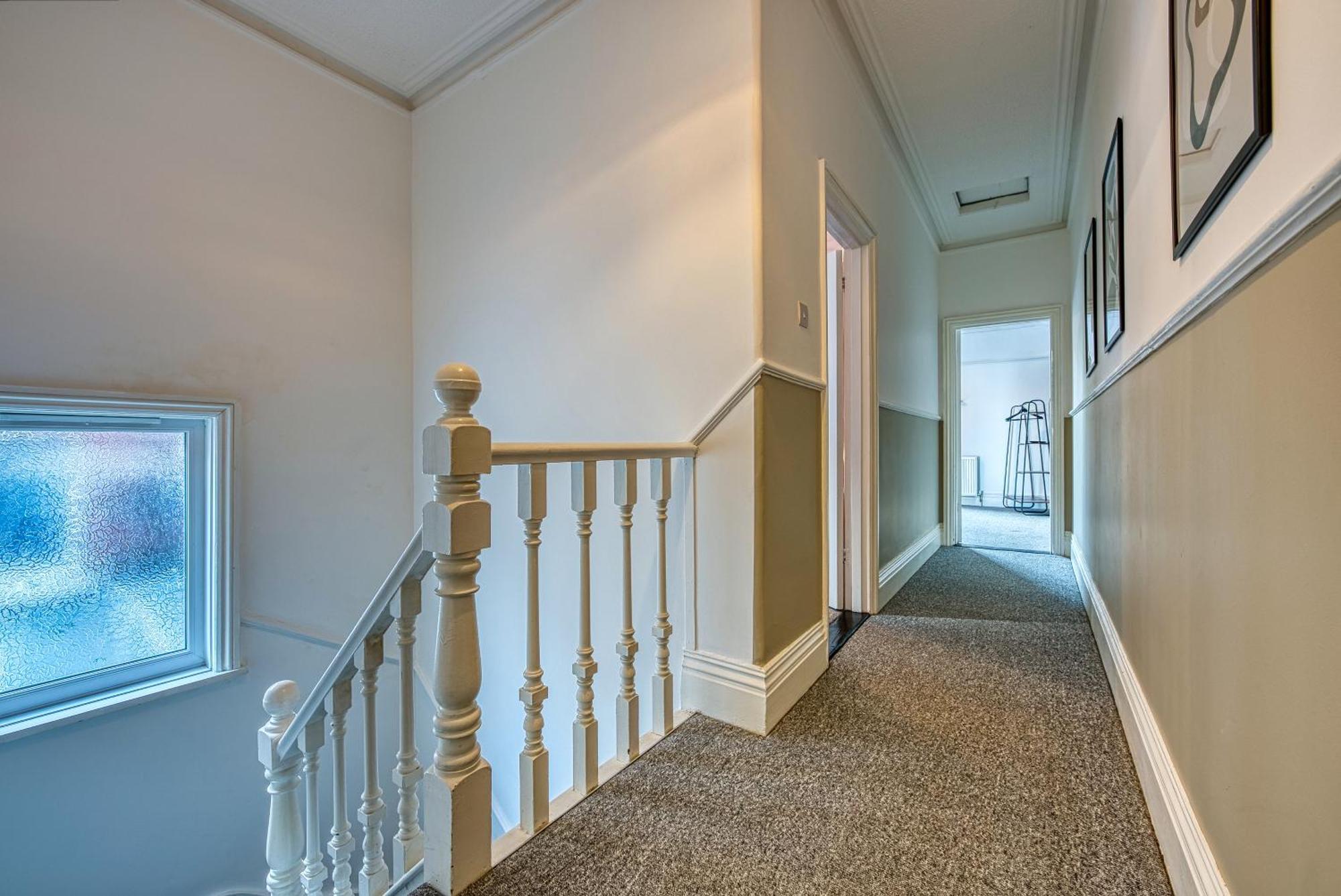 4-br Manor, Stunning, Modern And Spacious- Pet Friendly! Sleeps 9, - By Blue Puffin
