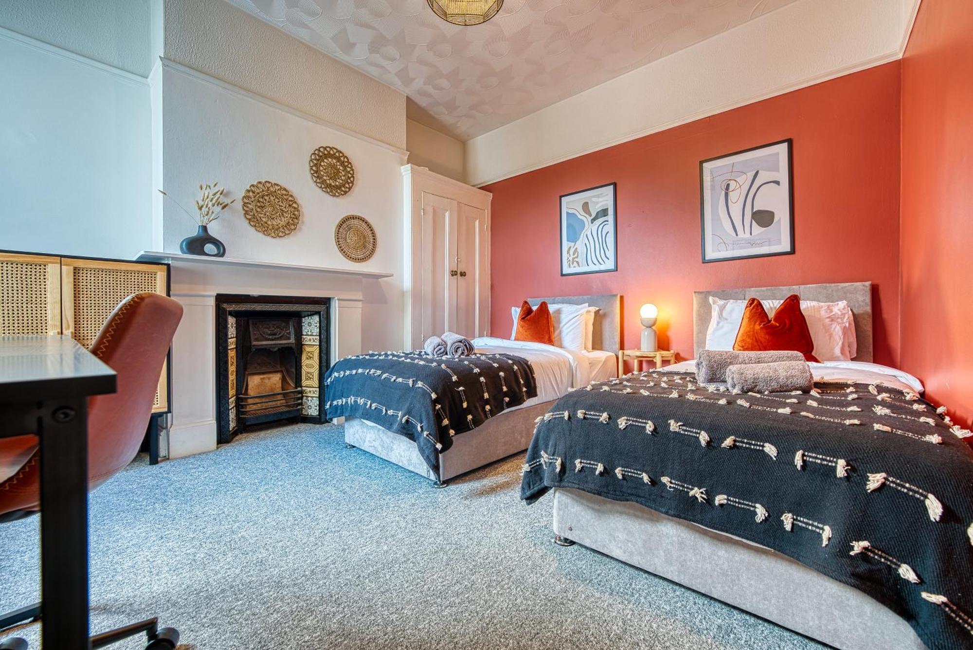 4-br Manor, Stunning, Modern And Spacious- Pet Friendly! Sleeps 9, - By Blue Puffin * Portsmouth