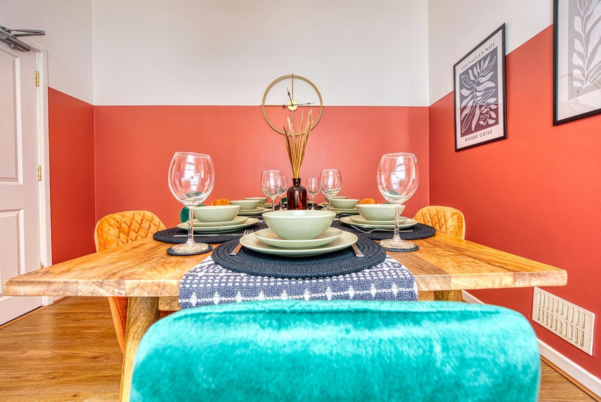 4-br Manor, Stunning, Modern And Spacious- Pet Friendly! Sleeps 9, - By Blue Puffin Portsmouth