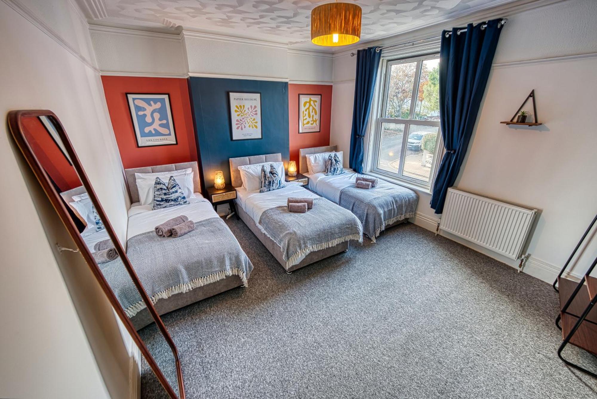 Hébergement de vacances 4-br Manor, Stunning, Modern And Spacious- Pet Friendly! Sleeps 9, - By Blue Puffin Portsmouth
