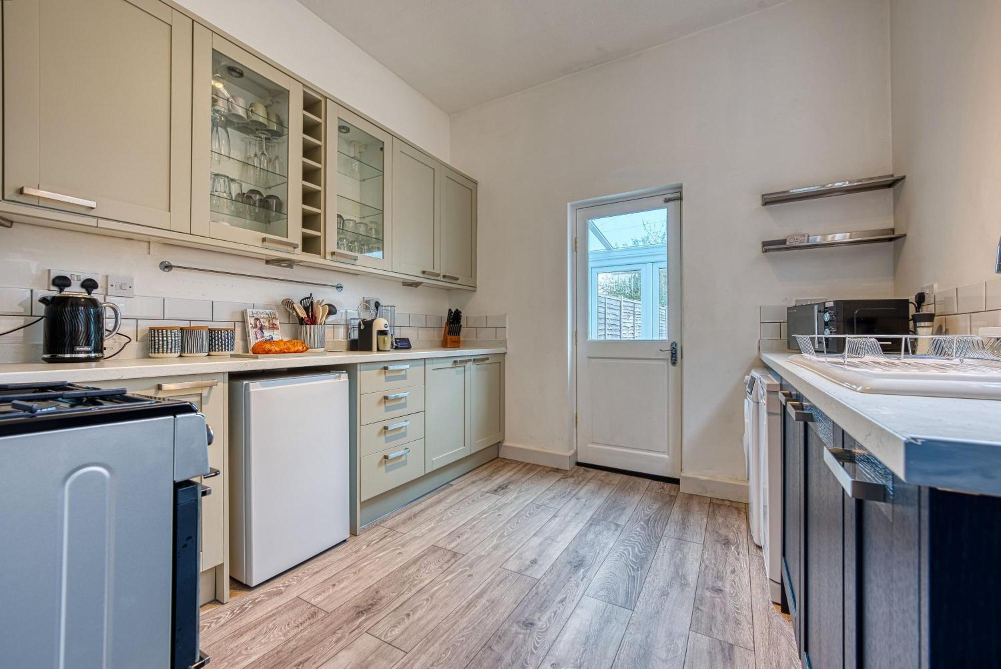 Hébergement de vacances 4-br Manor, Stunning, Modern And Spacious- Pet Friendly! Sleeps 9, - By Blue Puffin