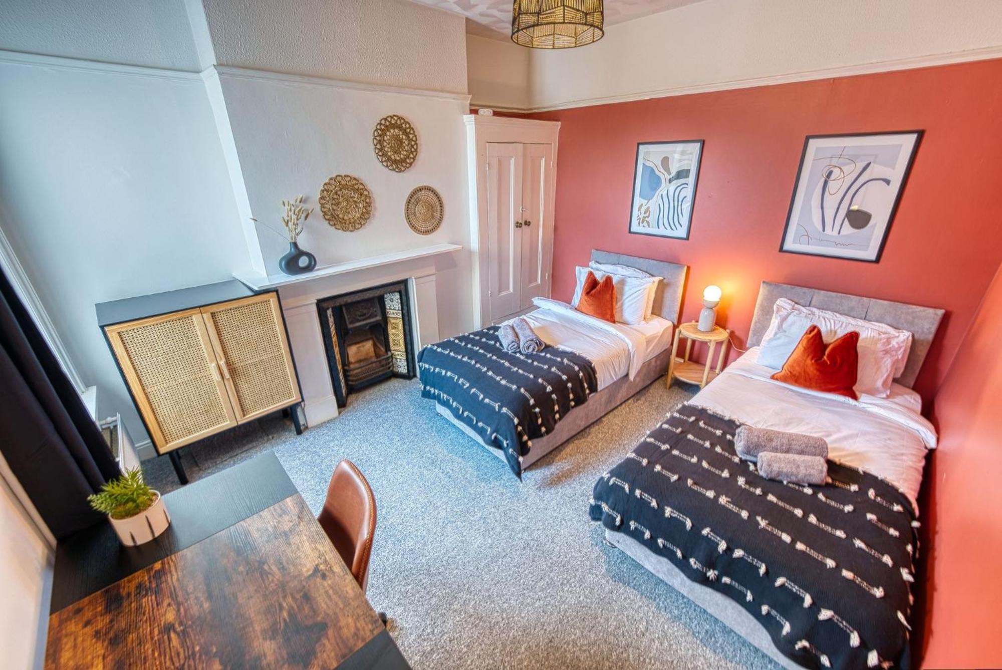 Hébergement de vacances 4-br Manor, Stunning, Modern And Spacious- Pet Friendly! Sleeps 9, - By Blue Puffin Portsmouth