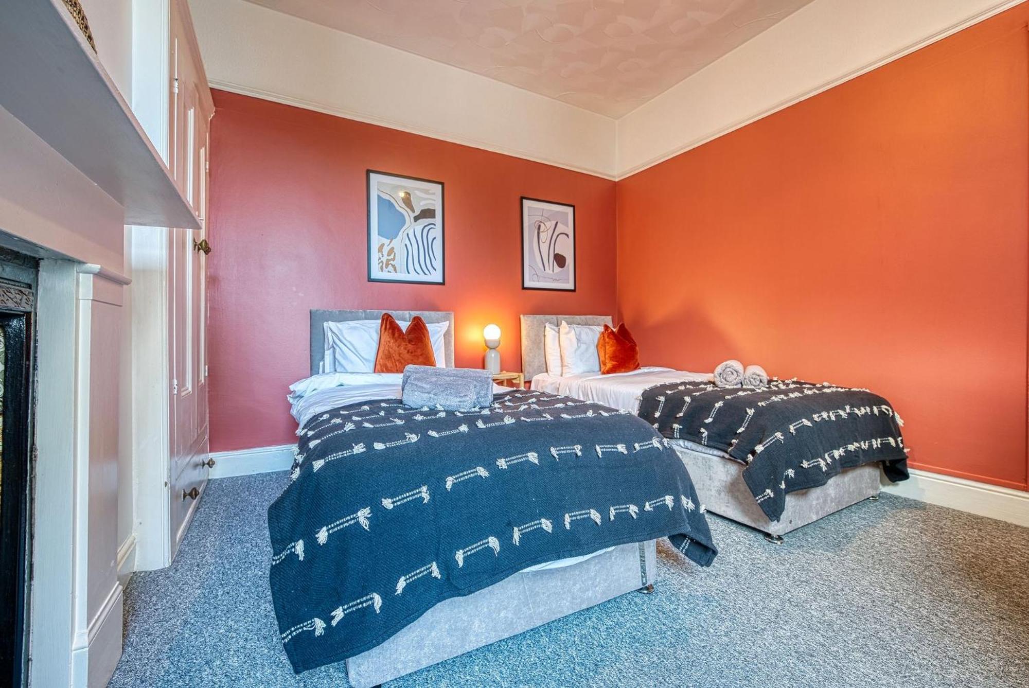 Hébergement de vacances 4-br Manor, Stunning, Modern And Spacious- Pet Friendly! Sleeps 9, - By Blue Puffin *
